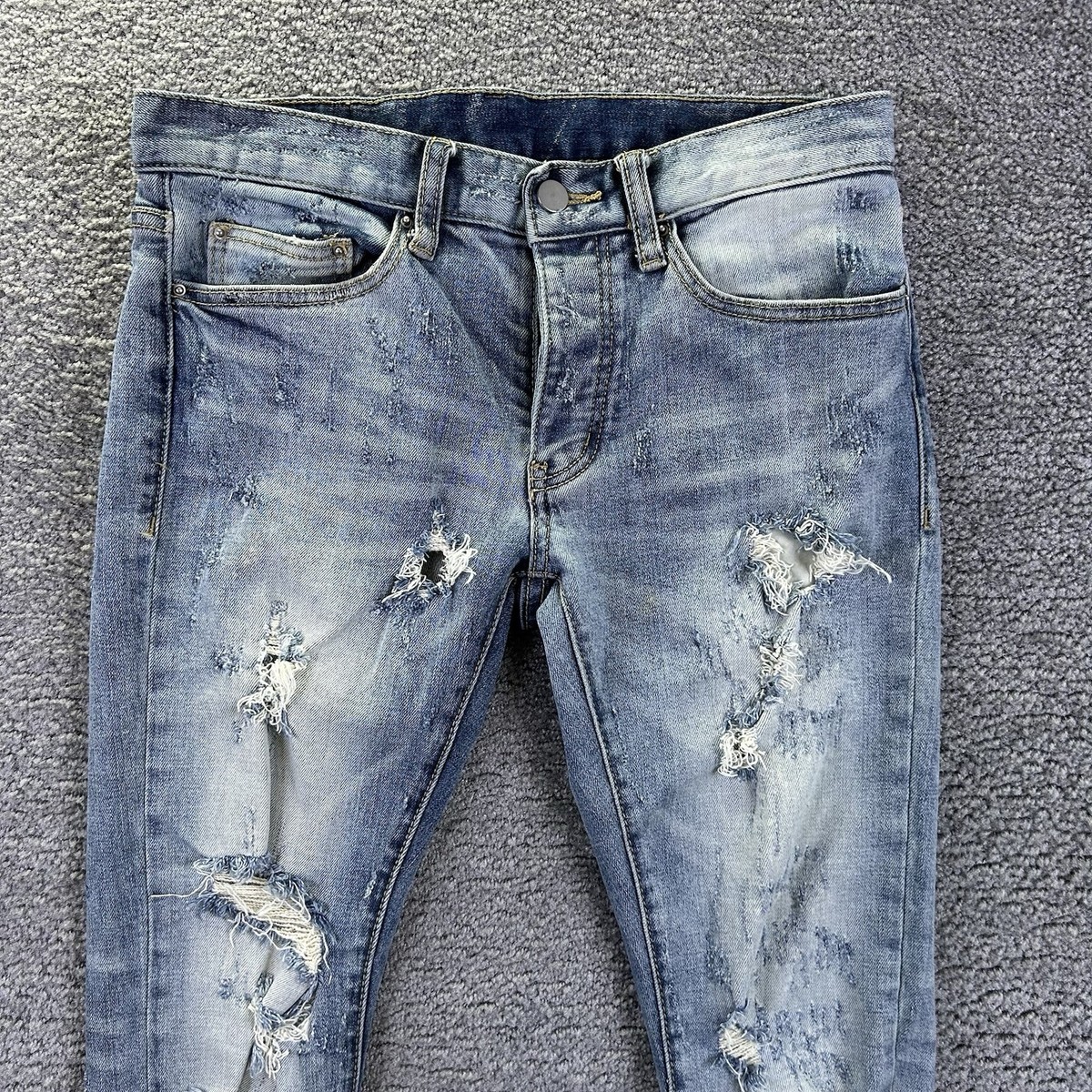 MNML Jeans Distressed Light Blue Slim Thrashed Denim Size 28 Fit