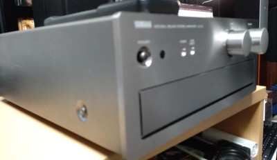 Amplificateur stéréo intégré Yamaha AX-10 son naturel avec