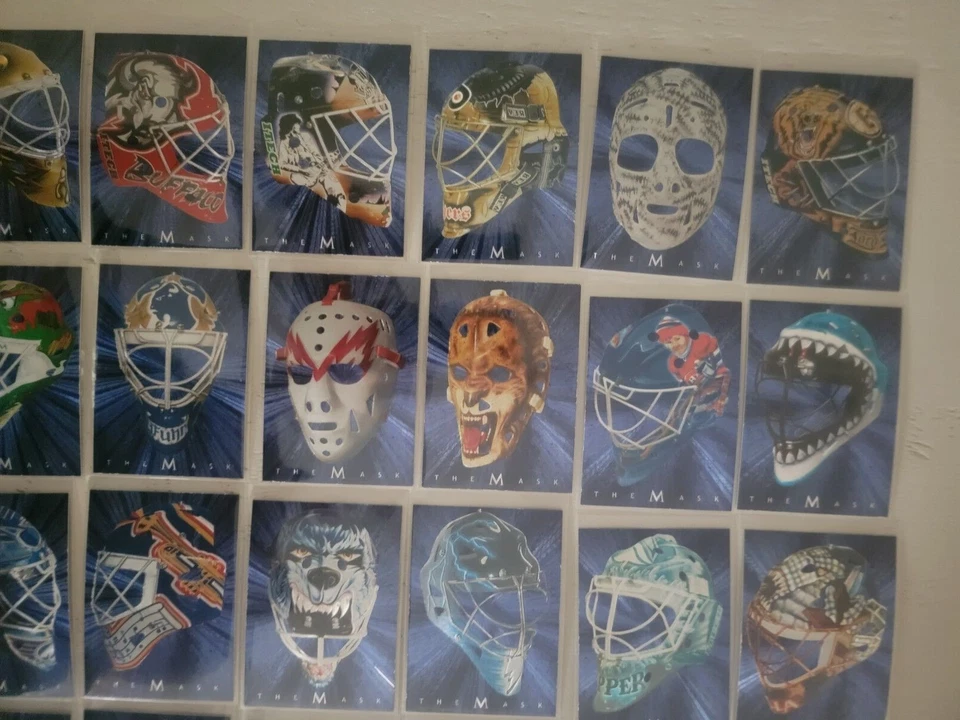 2001-02 In The Game BAP Between The Pipes Hockey "The Mask" Juego de 40 tarjetas insertadas Foto 3 de 4