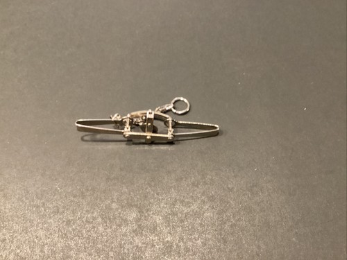 Vintage VICTOR Miniature Salesman Sample Long Trap Tie Clip Hunting Trapping - Picture 3 of 4