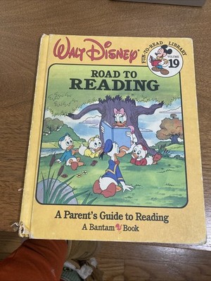 Walt Disney Fun-To-Read Library #19 Road To Reading Vintage 1986 Poor Condition