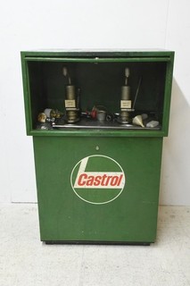 Q65N99 1960er/70er Jahre Castrol Ölkabinett mit Zubehör Inhalt