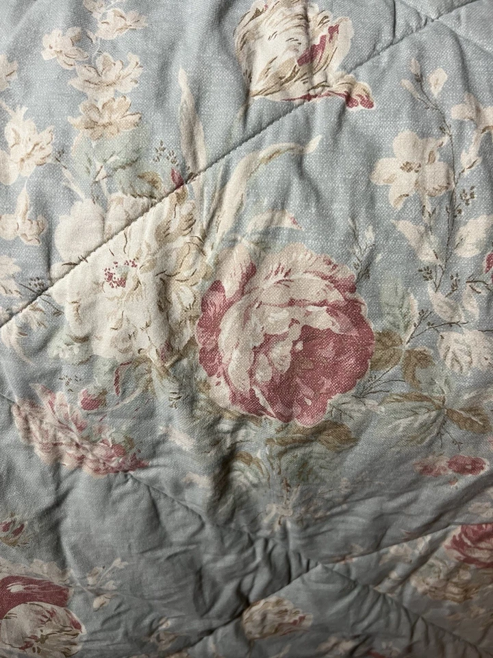 Edredón Tommy Hilfiger Vintage Floral/Rayas Reversible Talla King Usado en Excelente Condición Foto 2 de 4