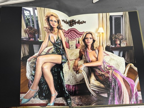 VERSACE COLLECTION Fall Winter 2000 FASHION Model CATALOG hardcover BOOK