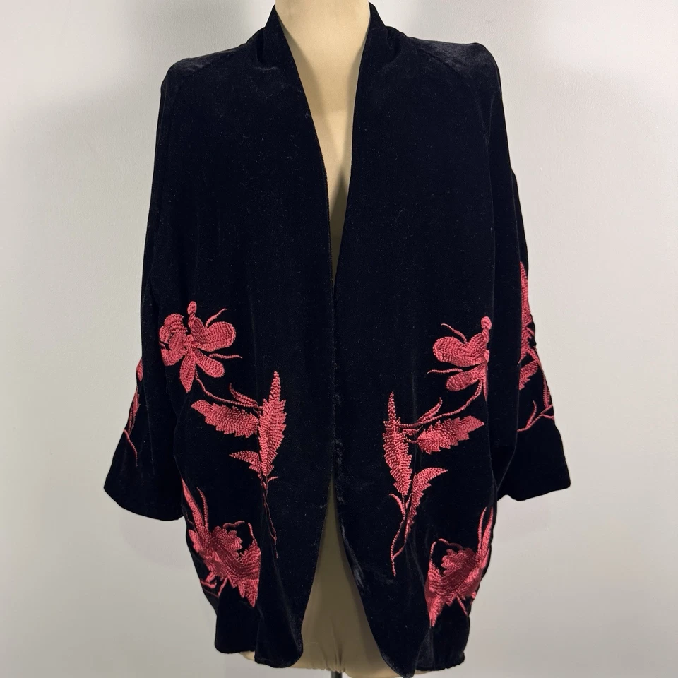 Chaqueta Chico’s Travelers Negra Terciopelo Frente Abierto Kimono Rojo Floral Bordado M Foto 4 de 4