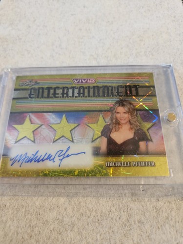 2025 LEAF VIVID FOOTBALL ENTERTAINMENT AUTOGRAPH MICHELLE PFEIFFER auto SSP 1/1
