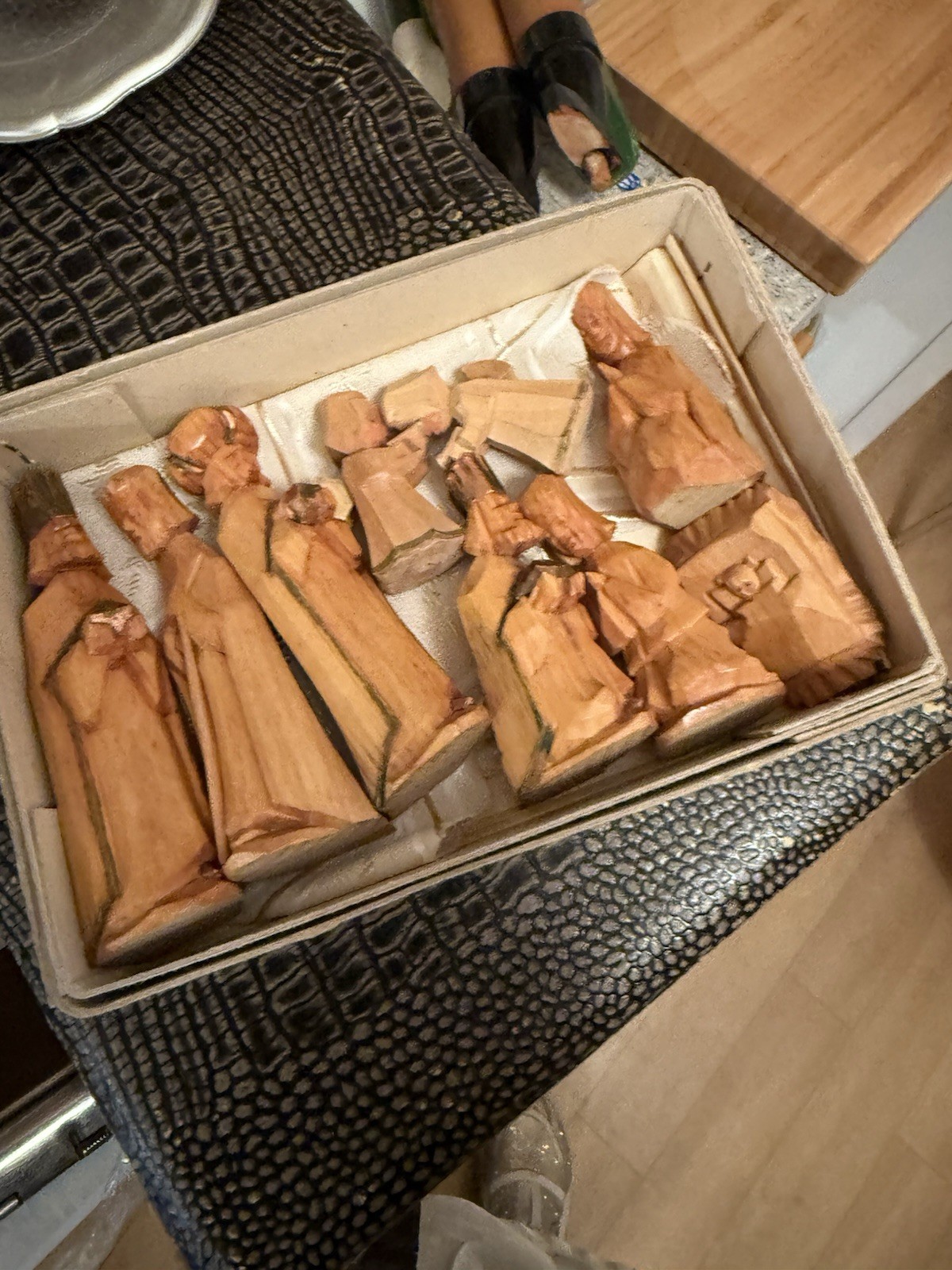 Sehr Schöne Geschnitzte Krippenfiguren Aus Holz