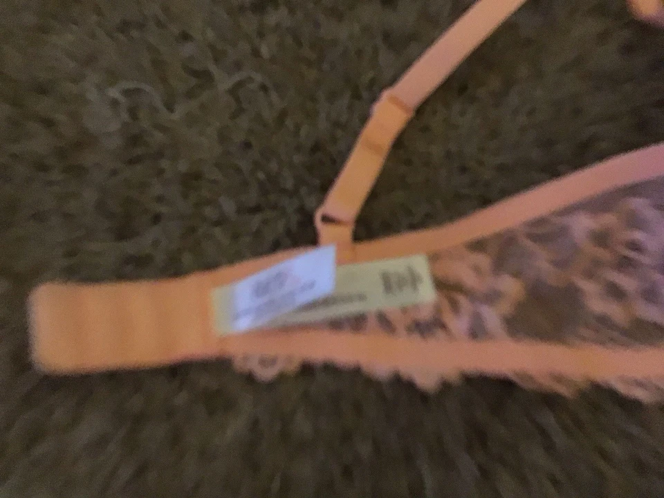 Gillian & OMalley Light Coral Lace Underwire Bra With Pink Bow Accent 36B - Image 4 of 4