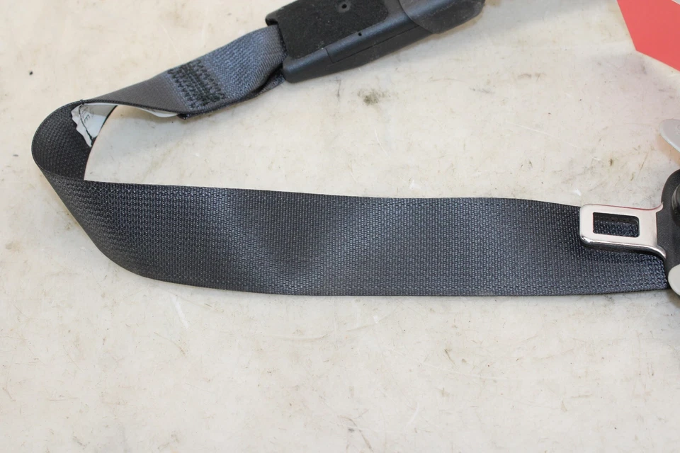 Cinturón de seguridad delantero izquierdo Infiniti Q50 2017 OEM IQ76 Foto 3 de 4