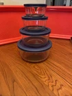 Pyrex 8-Pc. 4-glass storage bowls with 4- Blue lids