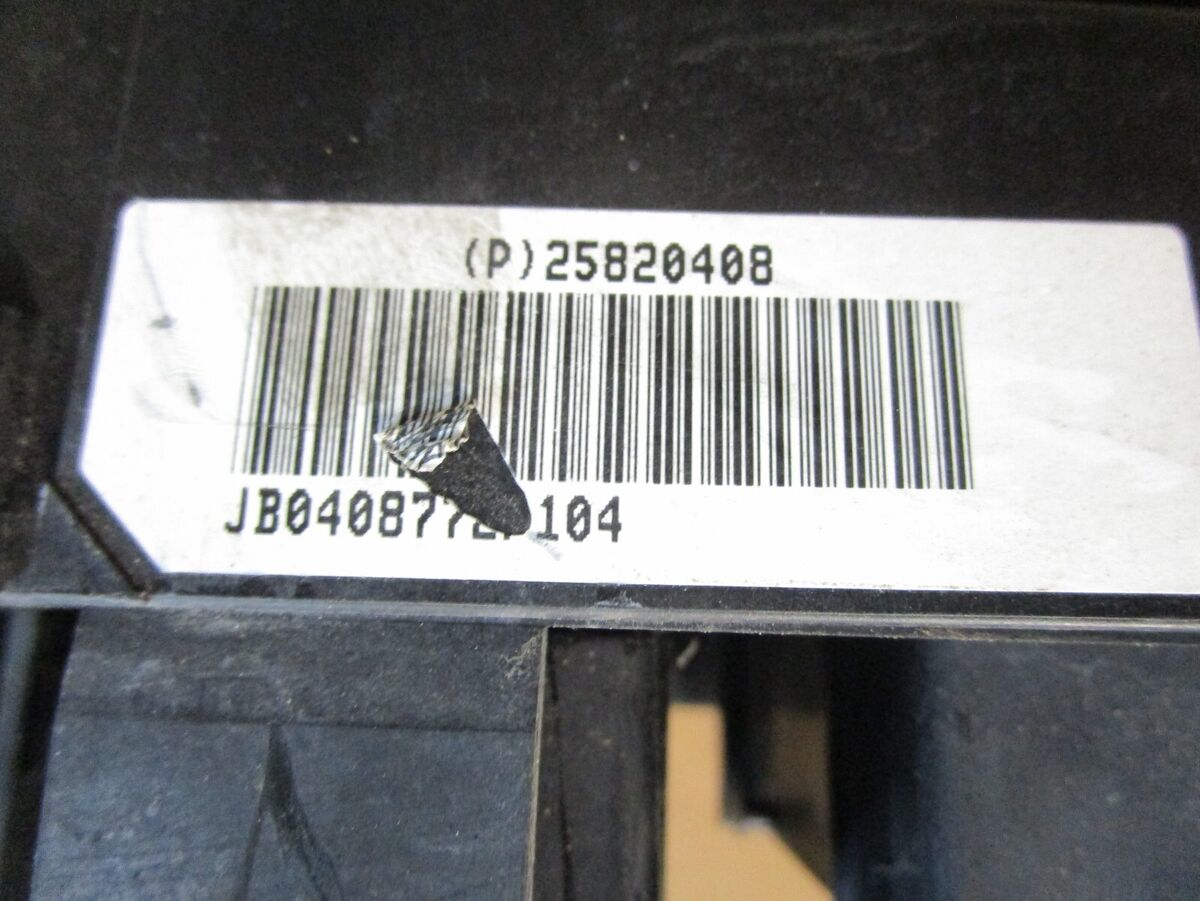 07 08 09 Chevy Equinox Engine Fuse Box Relay Block Panel 07 08 09 Chevy Equinox Engine Fuse Box Relay Block Panel