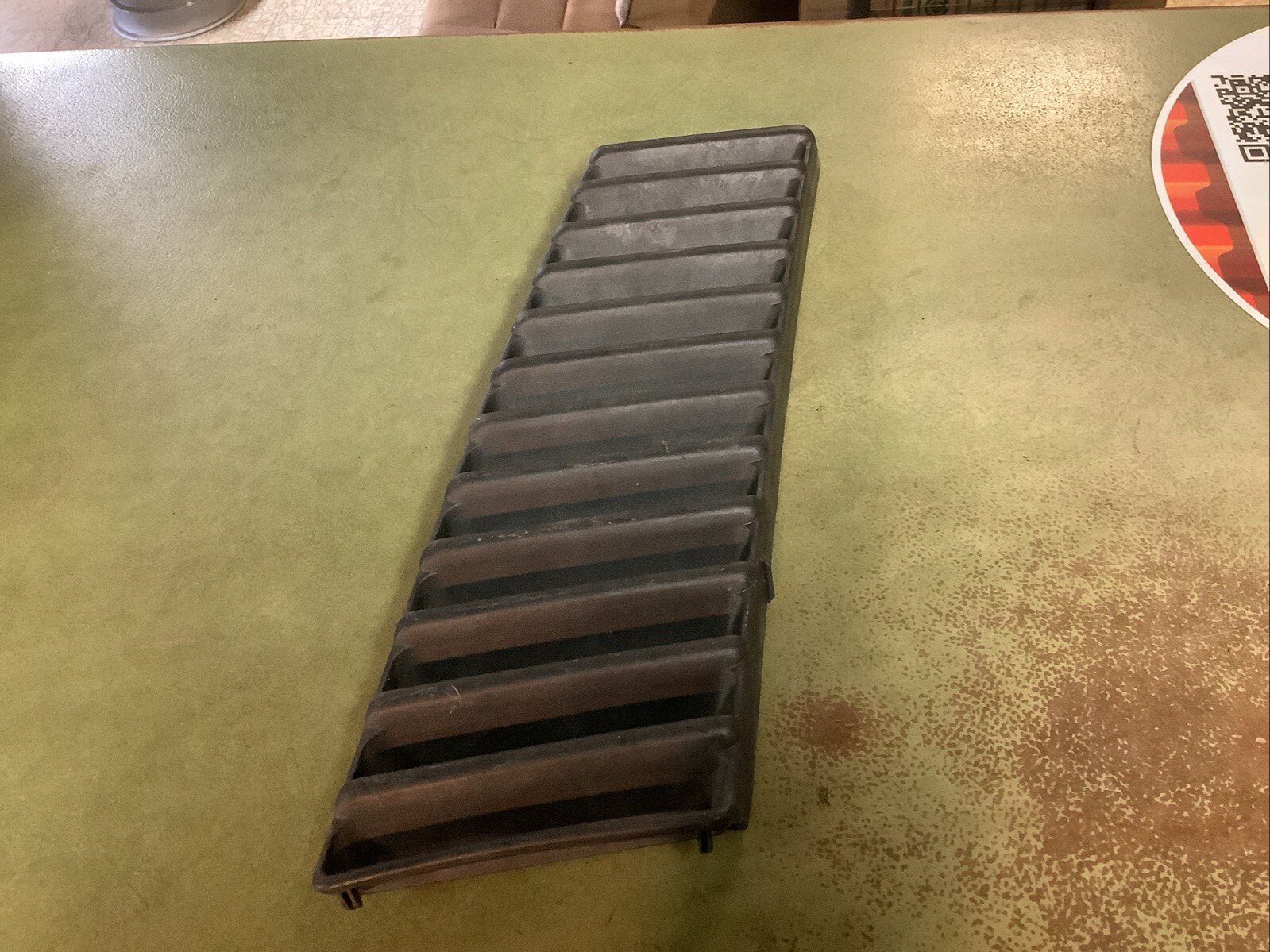 RH Rear Side Vent Grill 80-91 Vanagon T3 Syncro Westfalia - 251 853 682