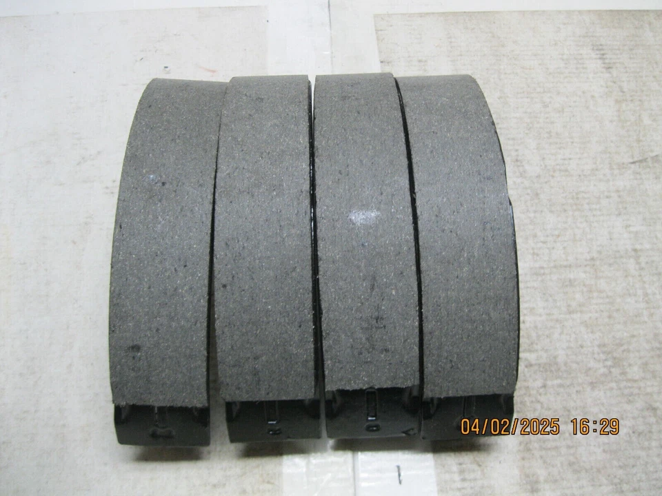 Raybestos 372RP Drum Brake Shoe Set Foto 3 de 4