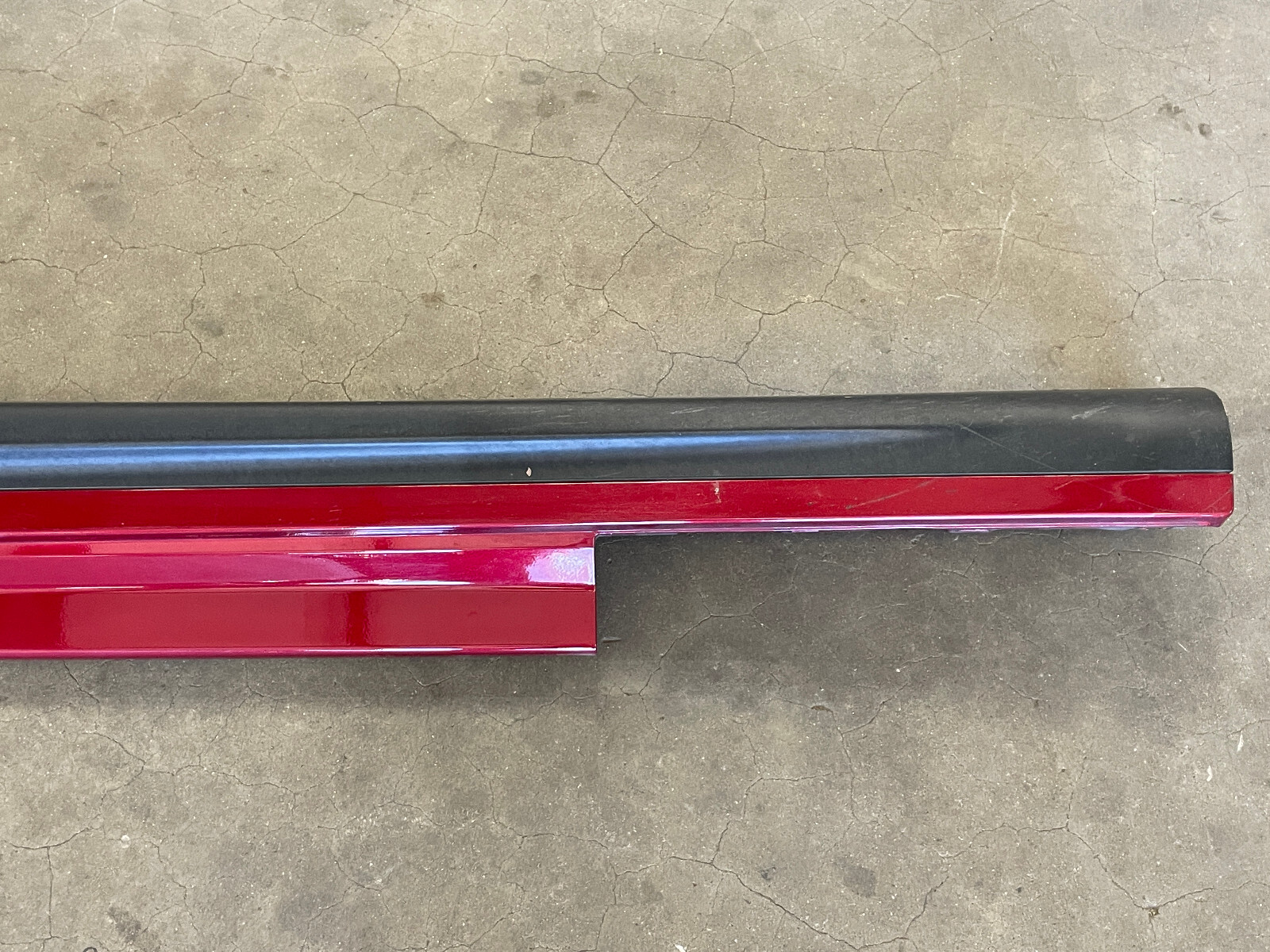 14-17 Maserati Ghibli S Left Side Skirt Rocker Panel Molding Trim Red 1504 OEM