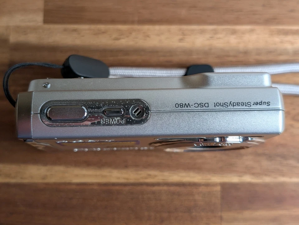 Japanese only Sony Digital Camera DSC-W80 Cyber Shot White 3.0x 7.2MP zoom Used - Image 2 of 4