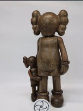Kaws Replica En Madera “Good Intentions”