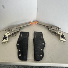 Pair Of Vintage Working 1950s Hubley Texan 38 Toy Cap Guns Steer Grips  Holster