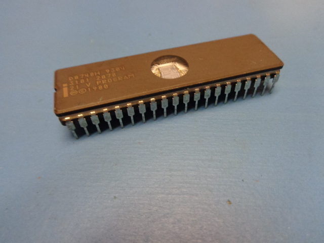 (1) D8748H INTEL IC 8-BIT CISC EPROM 5V MICROCONTROLLER MCU 40 PIN CERAMIC DIP