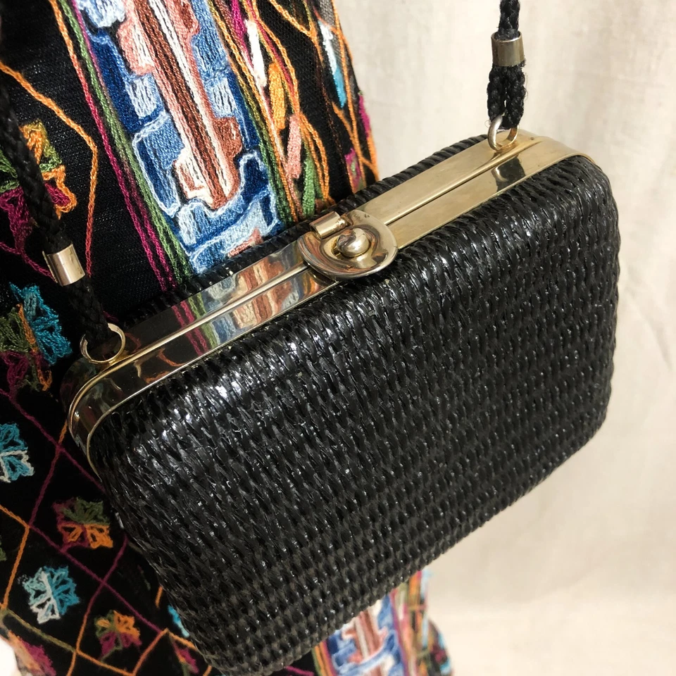 Vintage 1980s Black Woven & Gold Hardware Shoulder Cross Body Bag Made In Italy - Image 4 of 4