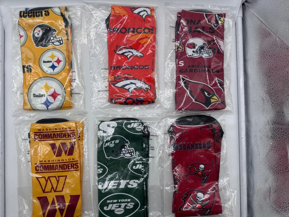 NEW ONE PAIR MENS "FOR BARE FEET" CREW SOCKS ALL 32 FOOTBALL TEAMS 10-13 - Image 2 of 4
