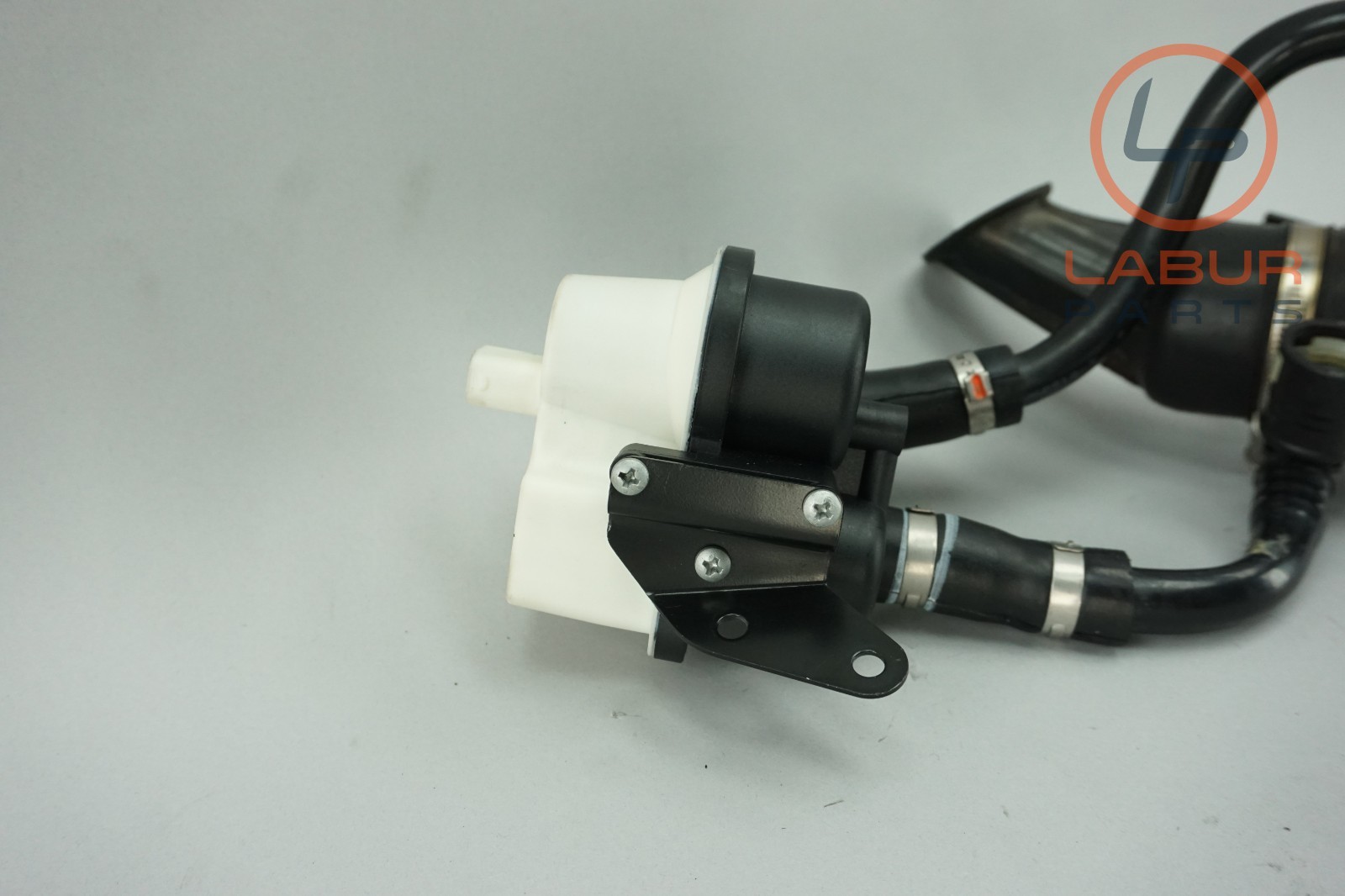 M139 04-07 Maserati Quattroporte Bosch Fuel Leak Detection Pump Unit A811