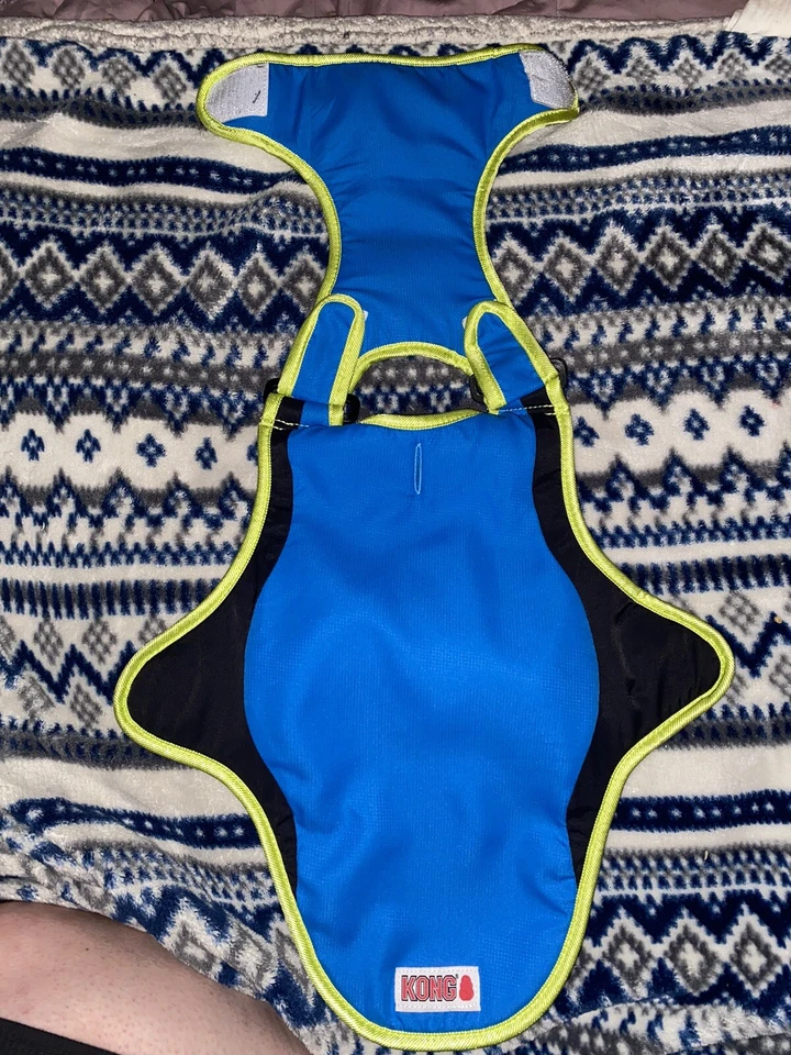 Kong Cool Pup Coat Cooling Jacket Vest for hot weather pet summer - Image 4 of 4