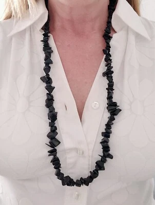  Collar de piedras de color negro. Estilo vintage. Está como nuevo. - Imagen 1 de 4
