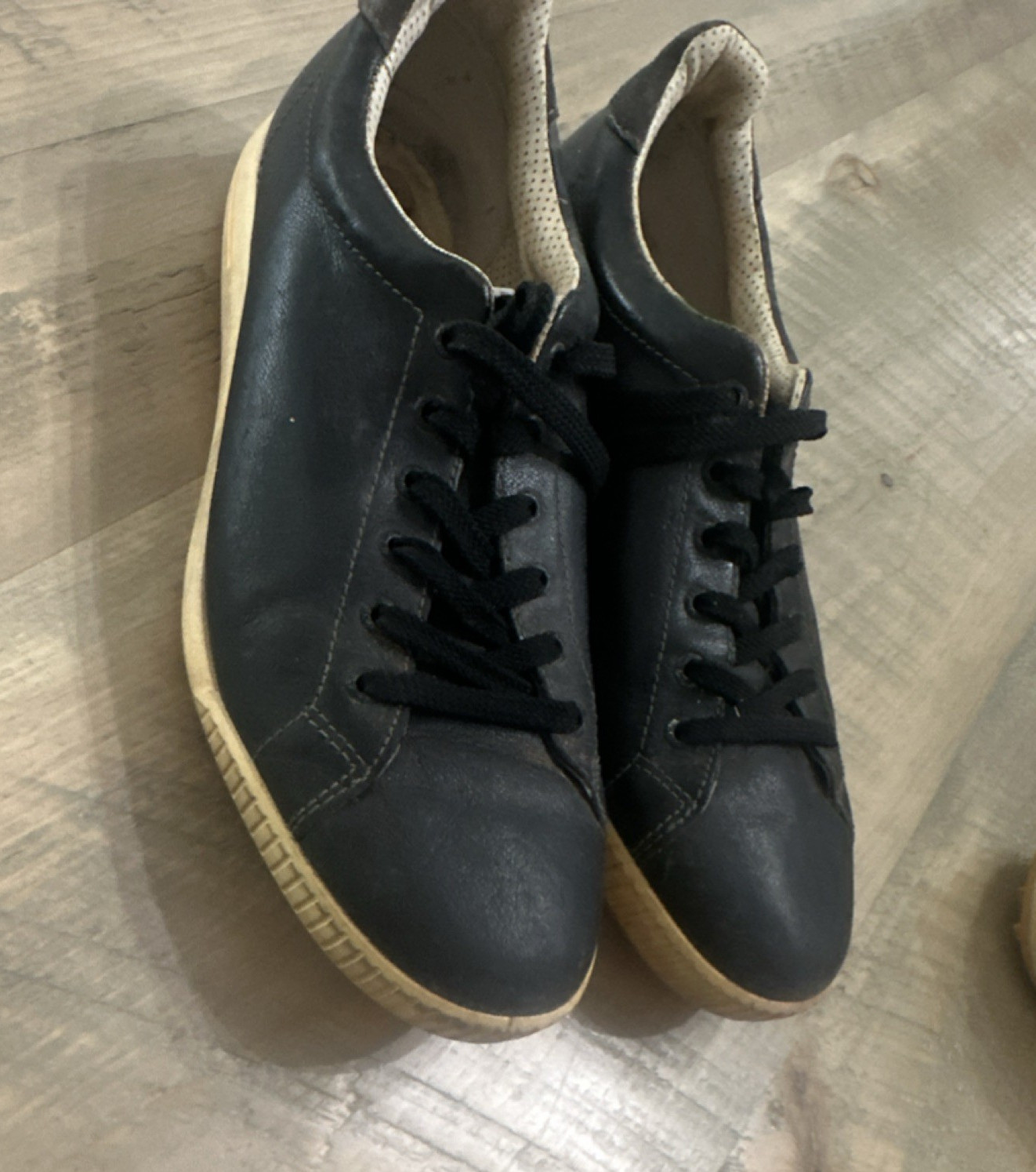 ECCO Black Leather Men's Lace Up Casual Sneakers US Size 12 Comfort Rubber Sole