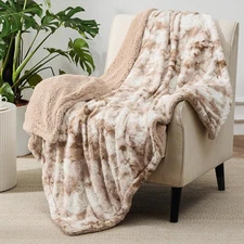 Bedsure GentleSoft Sherpa Fluffy Throw Blanket - Fleece Warm and Cozy Throw for 