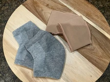 Moisturizing Heel Socks & NatraCure Metatsal Pads - NEW