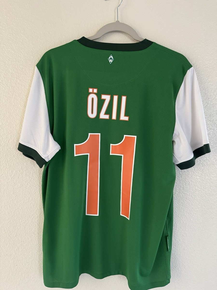 Nike Werder Bremen 2009-2010 Özil #11 Green White Men's Medium