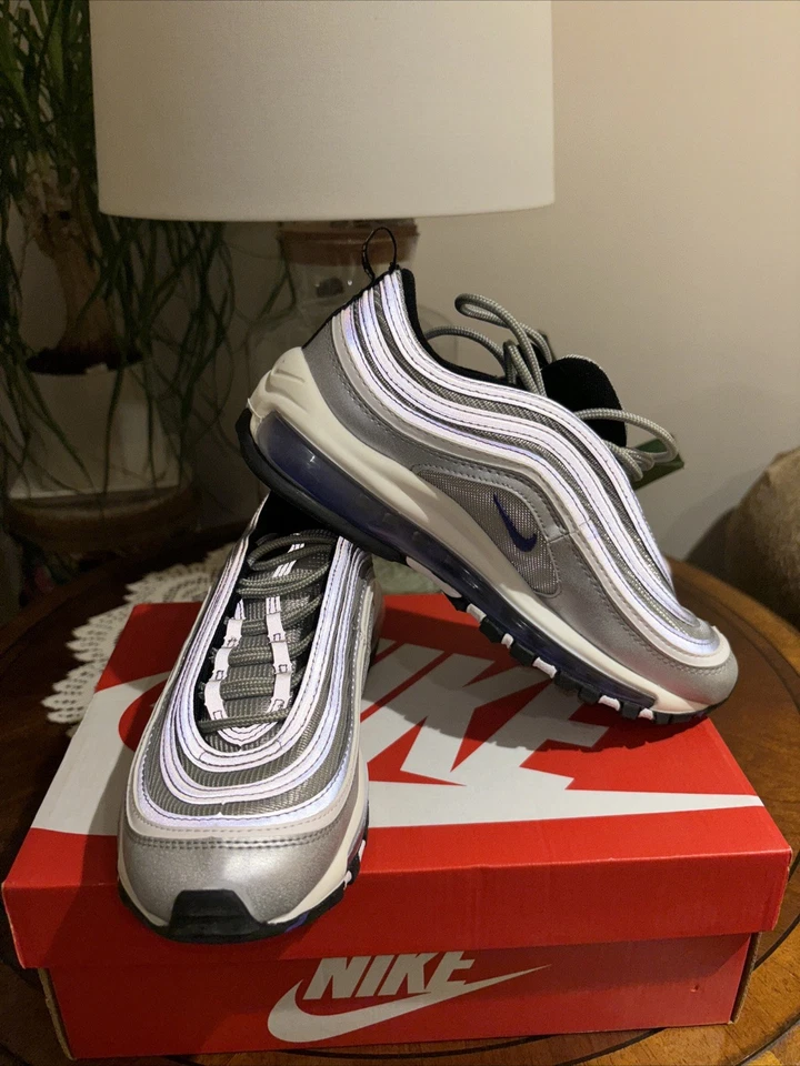 Nike Air Max 97 GS Talla 5Y Metálico Plateado/Violeta Persa Foto 3 de 4