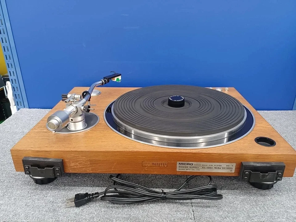 Reproductor de discos Micro Seiki DD-7 Audiophile Direct Drive vintage AC100V Foto 2 de 4
