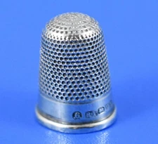 ANTIQUE SILVER THIMBLE ROBERT PRINGLE CHESTER 1906