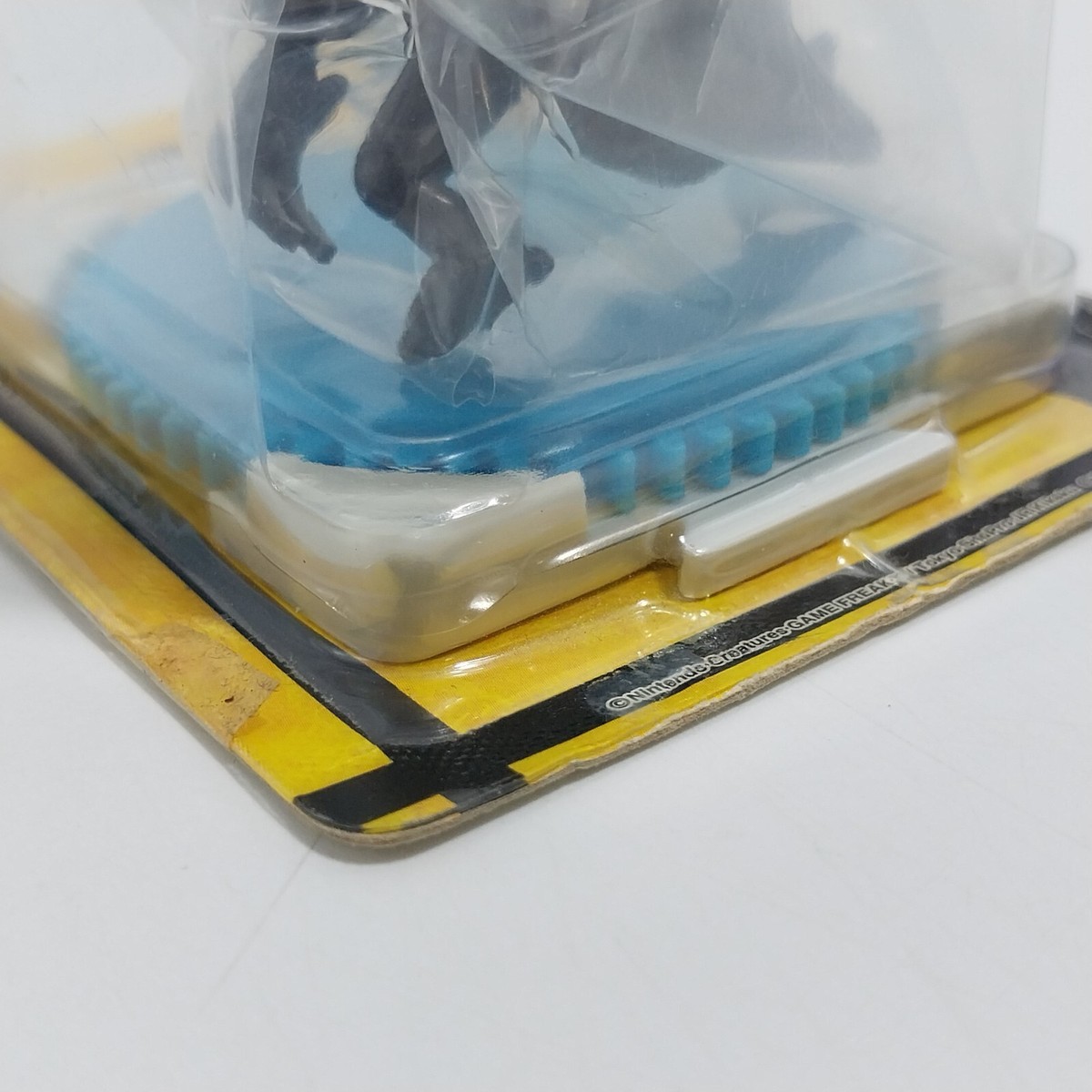 Zekrom Pokemon Figure Yellow Box TOMY Nintendo Monster Moncolle M