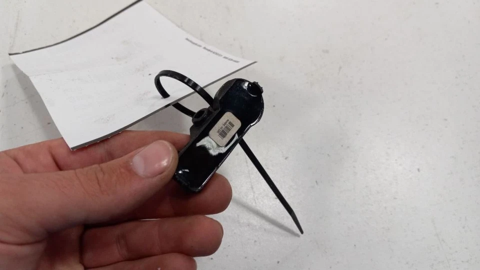 Sensor sistema monitor presión neumáticos Ford Fiesta TPMS 2011 2012 2013 2014 2015 Foto 2 de 4