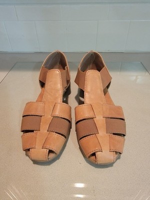 The Flexx Sandal Fisherman Brown Leather Closed Toe 7.5 Women's Slip-on On