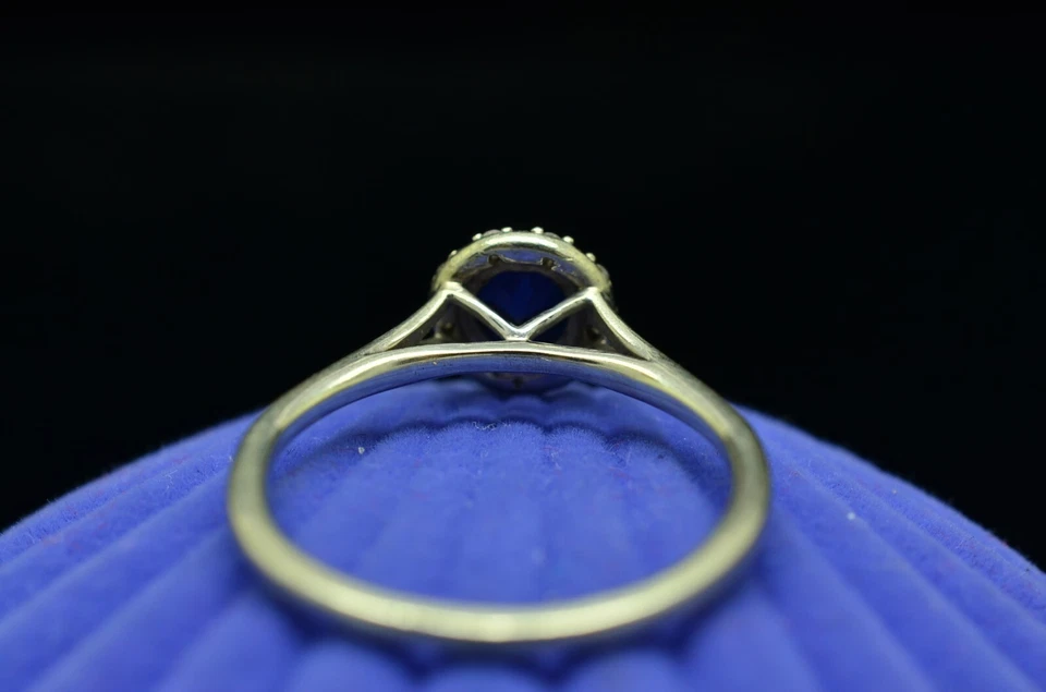 10k White Gold round blue sapphire ring band with diamond halo size 5.75 - Image 4 of 4