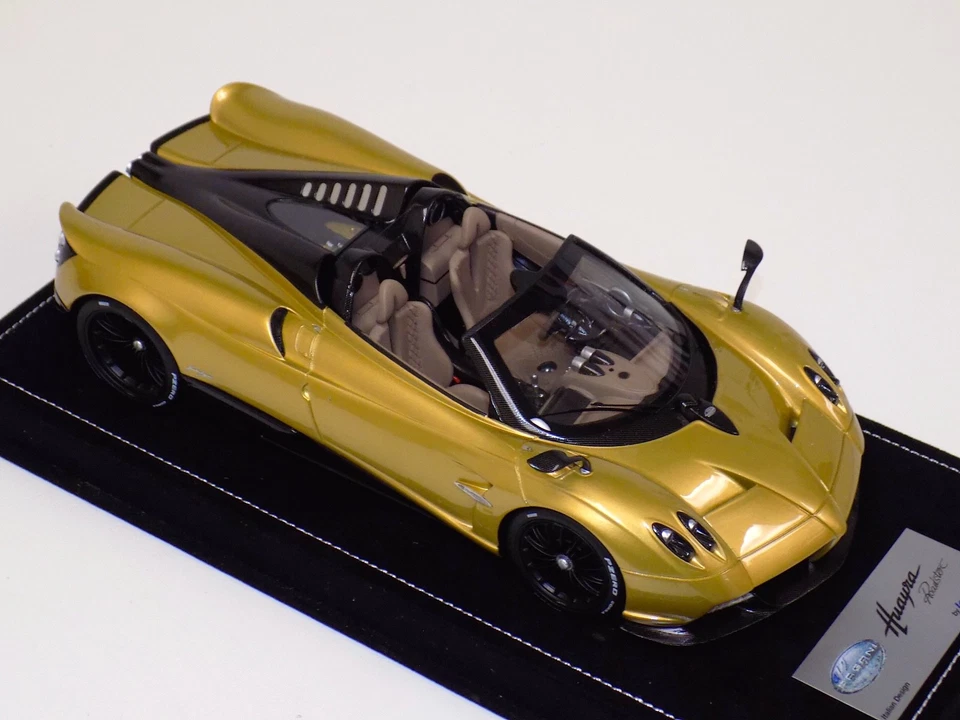 1/18 Looksmart MR Pagani Huayra Roadster In Oro Alcantara Base - Immagine 2 di 4