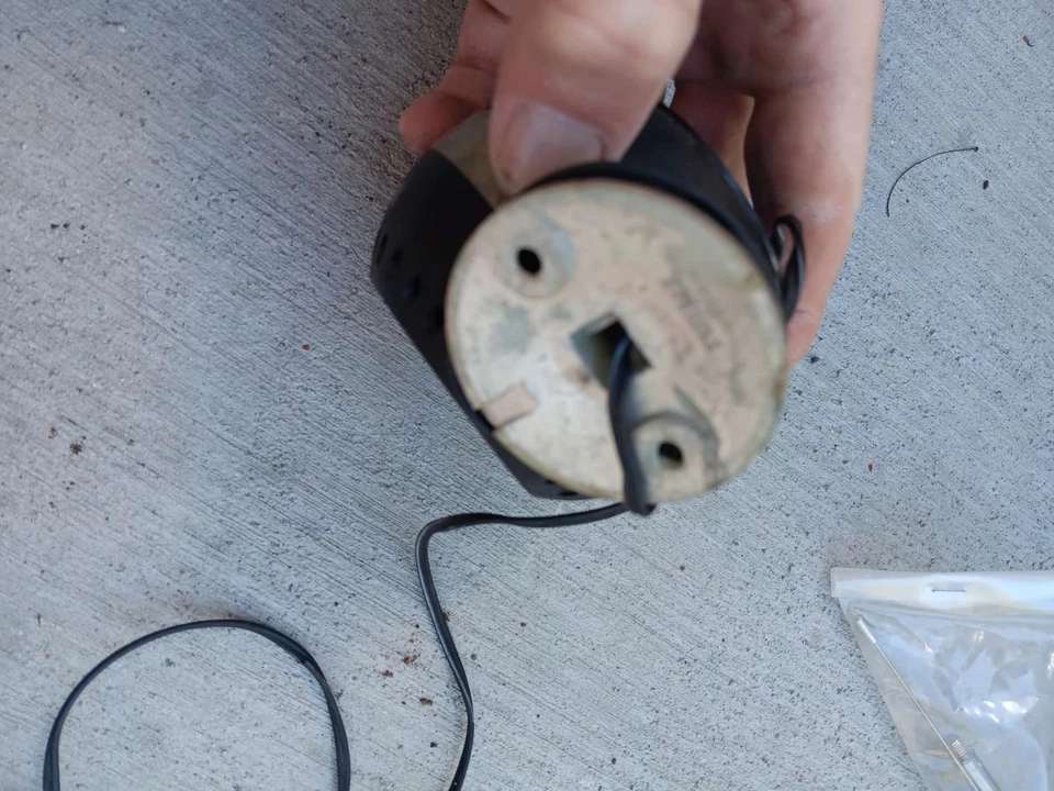 Altavoz Sparkomatic Tech Orb Retro Vintage Redondo Negro Piezas o Reparaciones Sin Probar Foto 3 de 4