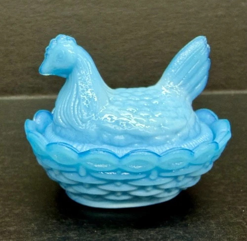 Vintage Miniature Blue Milk Glass Hen On A Nest Salt Cellar Covered DishUnmarked
