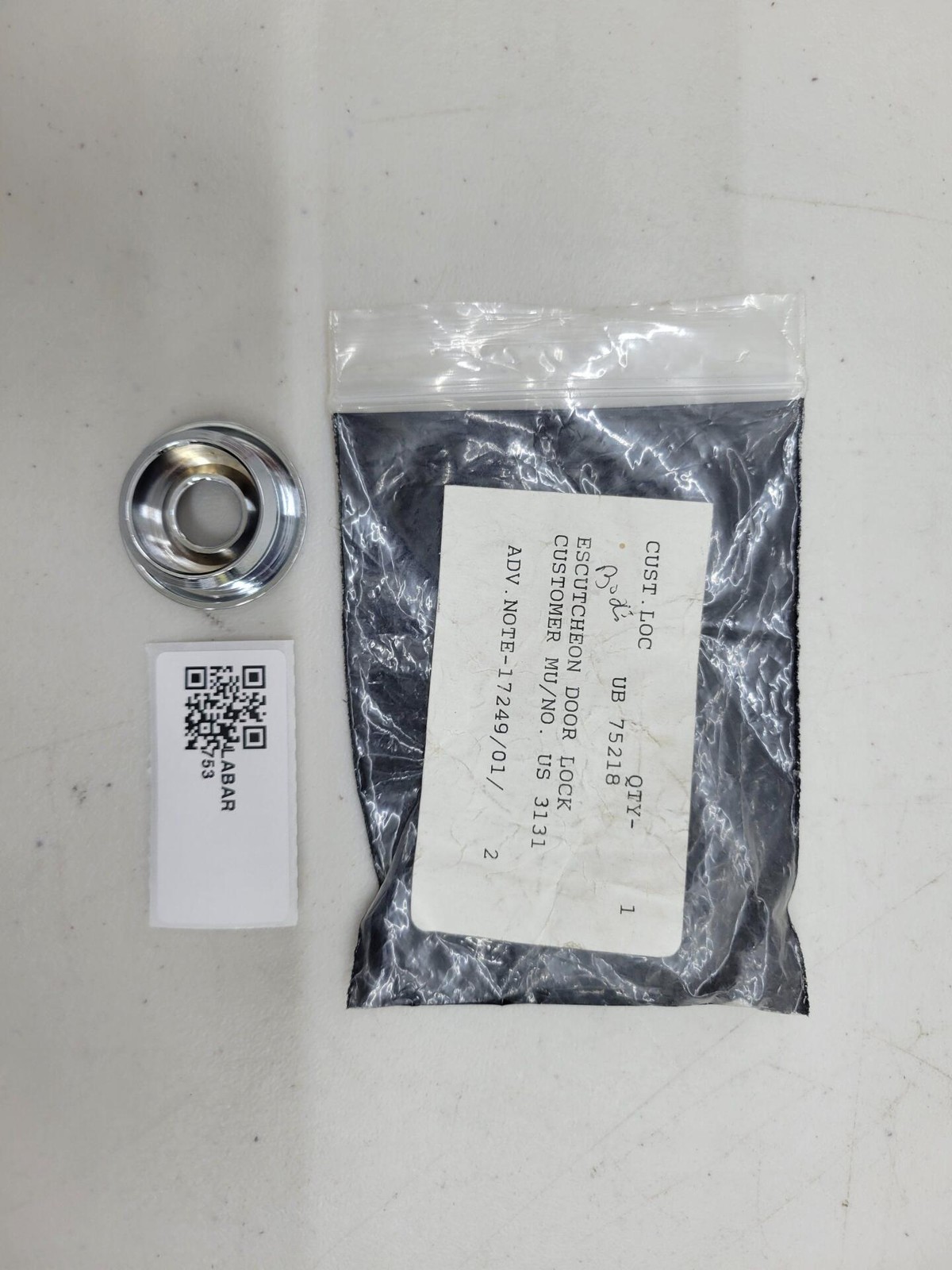 Rolls Royce / Bentley DOOR LOCK ESCUTCHEON UB75218