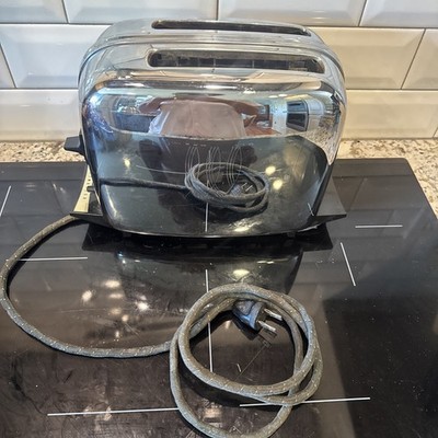 Vintage 1950 s Toastmaster 1B24 Automatic Pop-Up 2-Slice Standard Toaster WORKS
