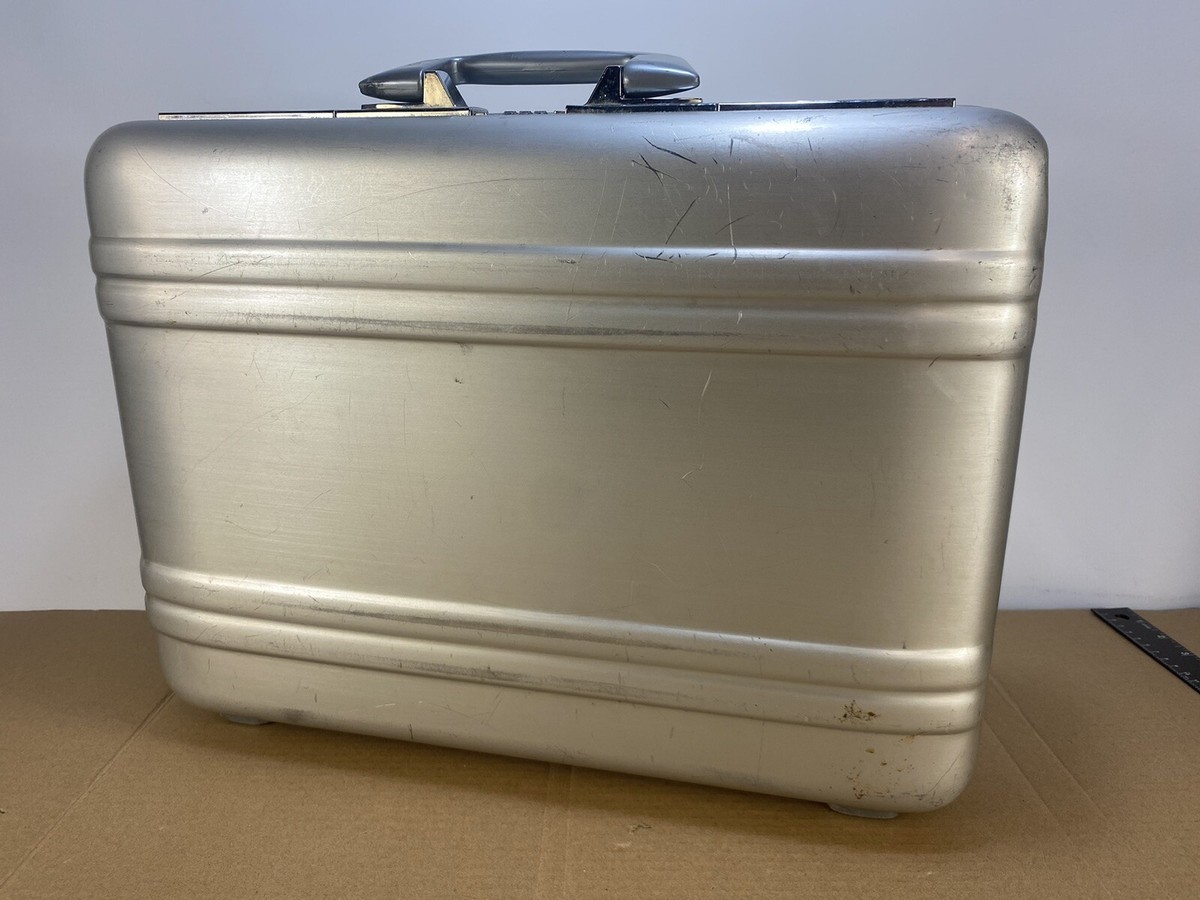 vintage アルミケース Vintage 80s Space Age Aluminum Briefcase w/ Combination Lock