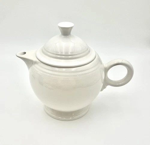 Homer Laughlin Fiesta Ware Pottery White 7 1/4" Tea Pot Vintage Round Handle