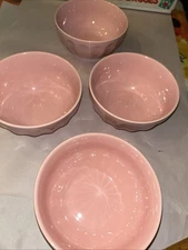 Sweese Porcelain 5"×4.5"×2.25" Curved Bowls in Pink 10 oz. Set of 4 EUC