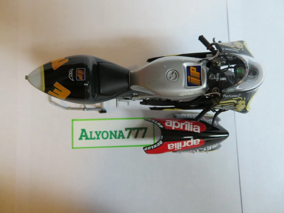 MINICHAMPS 1/12 APRILIA RSV 250 Marco Melandri 2002 MotoGP Moto Bike Model *Rare - Image 3 of 4