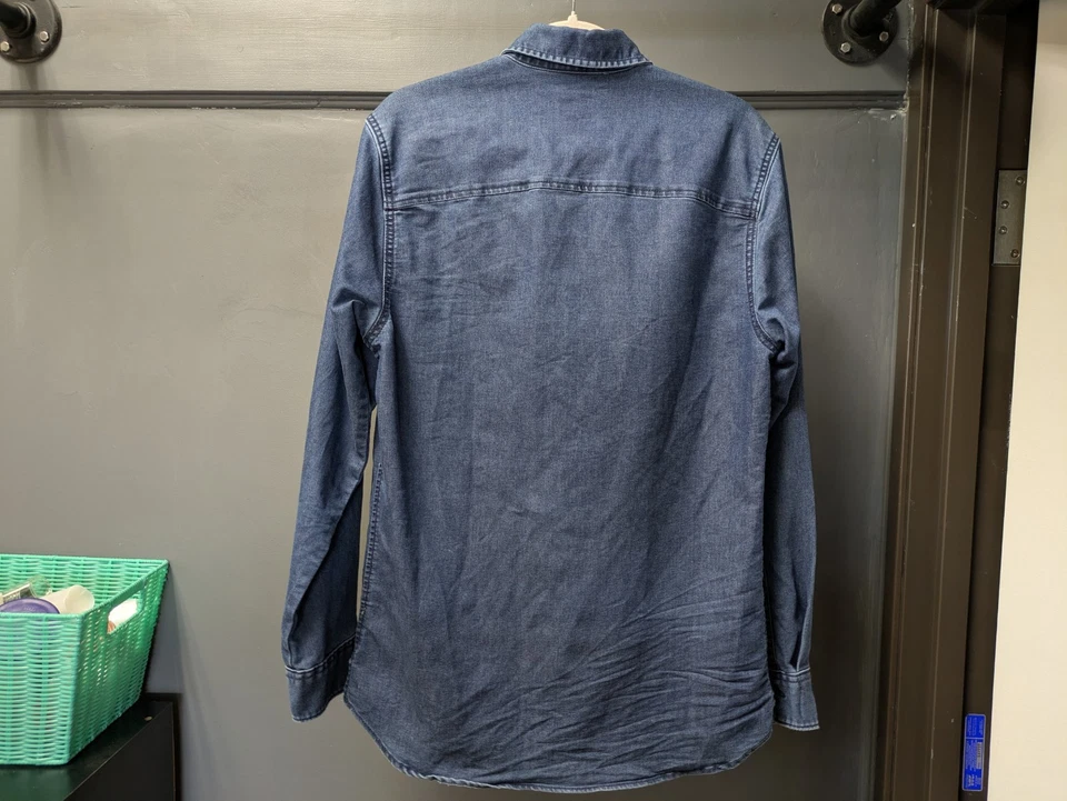 Camisa de mezclilla Lee para hombre con botones pequeña azul Foto 4 de 4