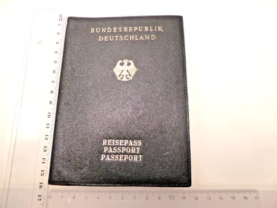 80er J. Bundesrepublik Deutschland Reisepass Leder Etui Brieftasche Marke ILSE - Bild 1 von 4