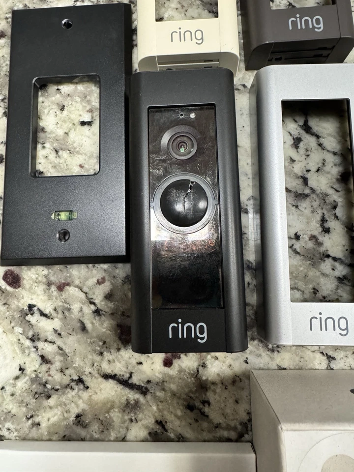 Timbre con cable Ring Plus (Video Doorbell Pro) seguridad inteligente para el hogar 1080p video HD Foto 2 de 2